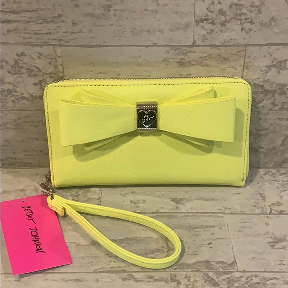 Betsey Johnson Handbags - Betsey Johnson Wristlet Wallet